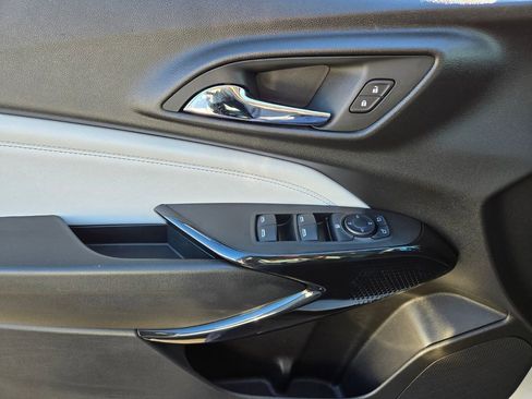 Certified 2025 Chevrolet Trax LT image 18