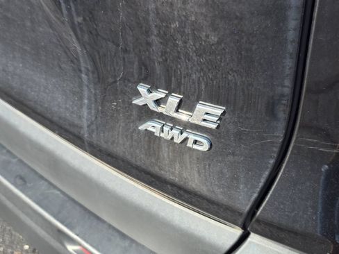 Used 2024 Toyota RAV4 XLE w/ Convenience Package AWD/4WD image 12