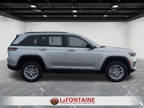 New 2026 Jeep Grand Cherokee Laredo X AWD/4WD image 6