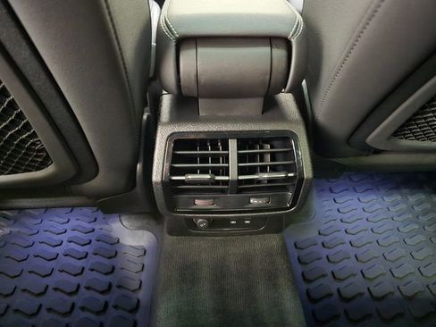 Used 2024 Audi Q3 2.0T Premium w/ Convenience Package AWD/4WD image 31