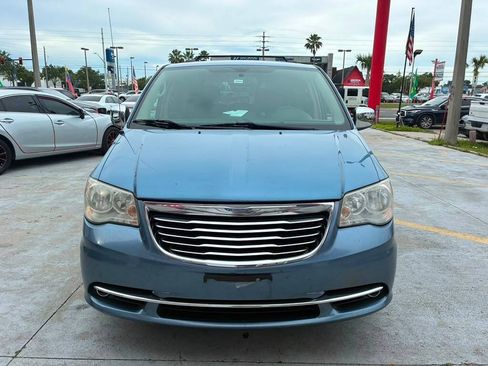 Used 2012 Chrysler Town & Country Touring-L w/ Driver Convenience Group FWD image 1