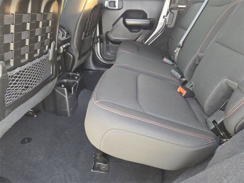 Used 2019 Jeep Wrangler Unlimited Rubicon image 31