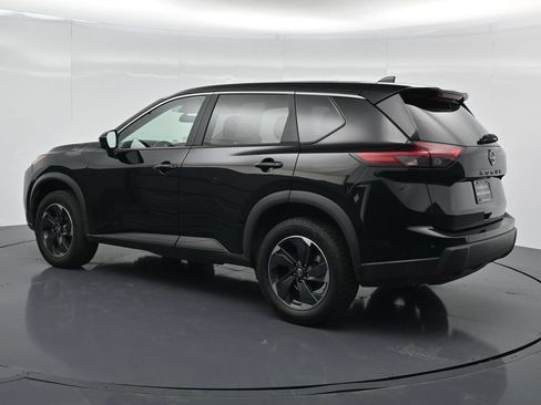Used 2025 Nissan Rogue SV FWD image 3