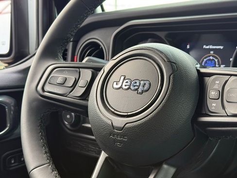 Used 2026 Jeep Wrangler Unlimited Rubicon image 19