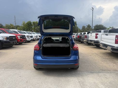 Used 2018 Ford Focus SE FWD image 34