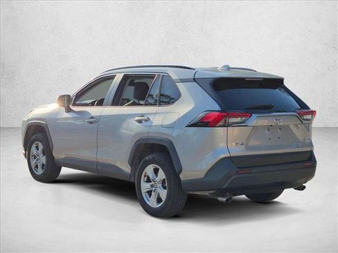 Used 2021 Toyota RAV4 XLE FWD image 7
