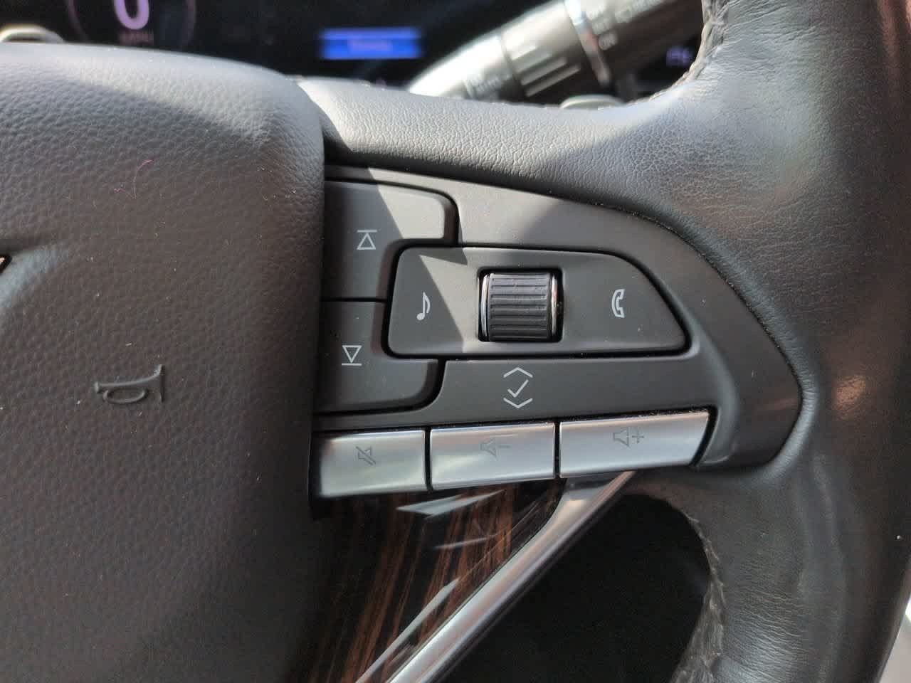 Used 2023 Cadillac Escalade ESV Premium Luxury w/ Performance Package RWD image 27
