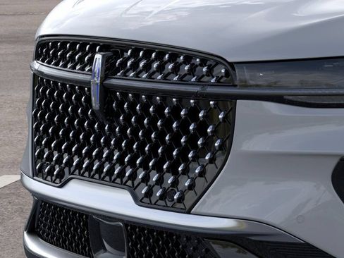 New 2026 Lincoln Nautilus Premier AWD/4WD image 18