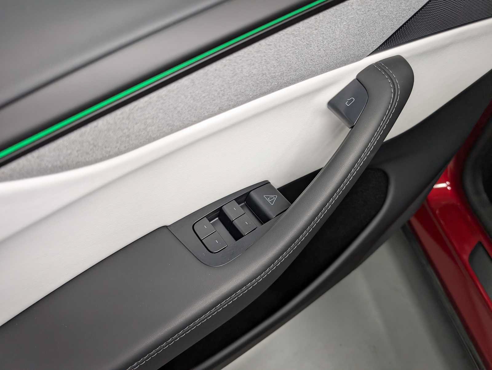 Used 2026 Tesla Model Y AWD image 37