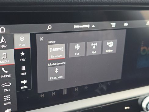 Certified 2023 Porsche Macan image 24