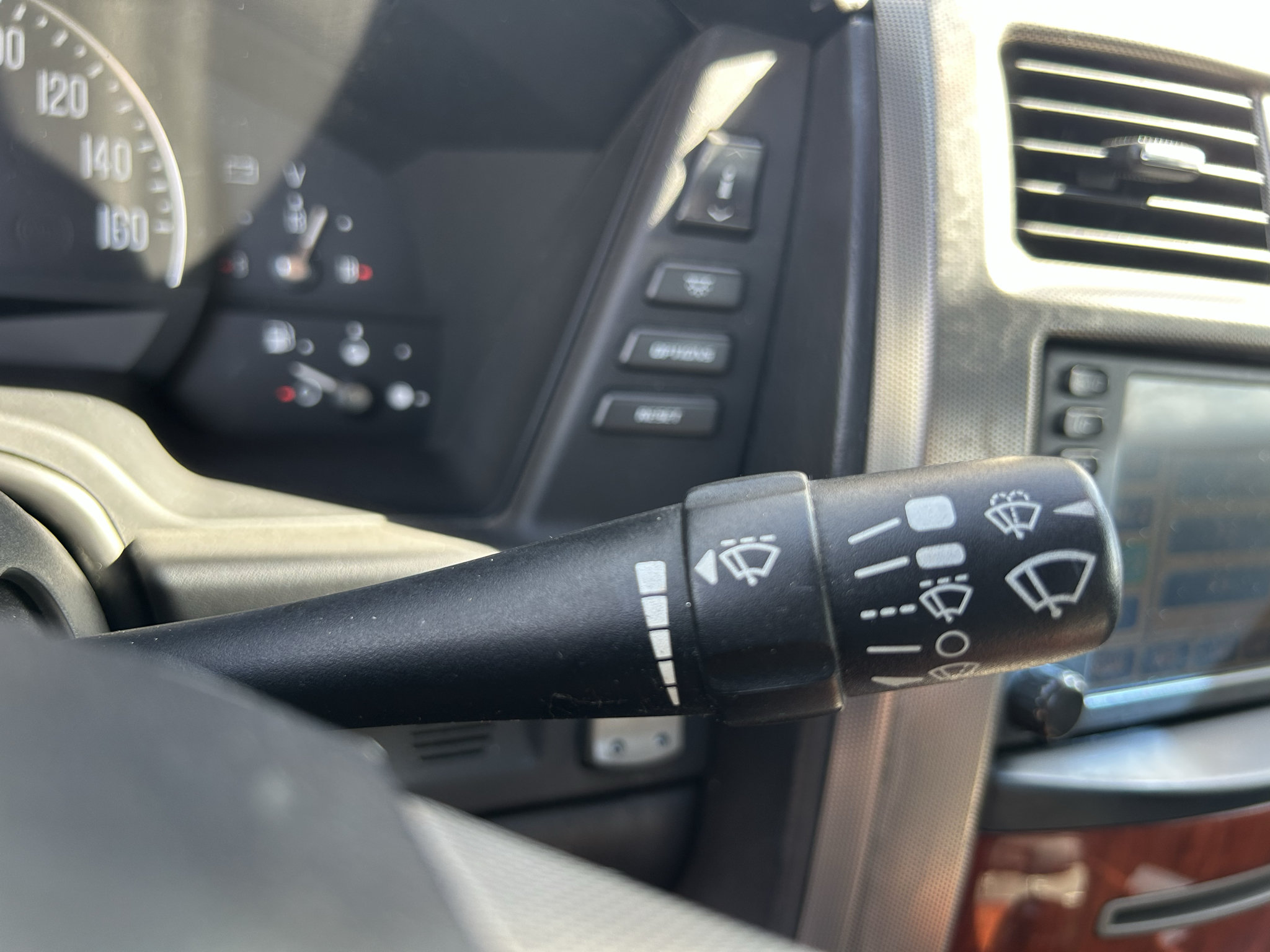 Used 2007 Cadillac XLR RWD image 22