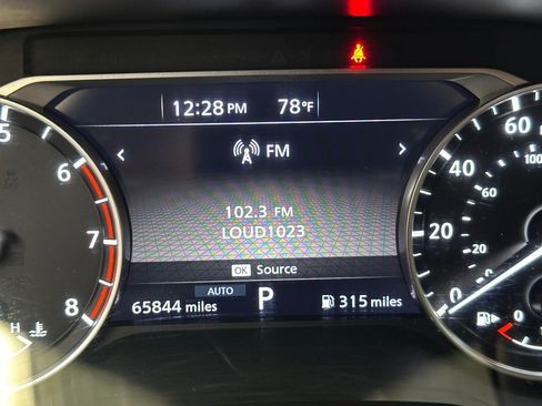 Used 2023 Nissan Rogue SV AWD/4WD image 3