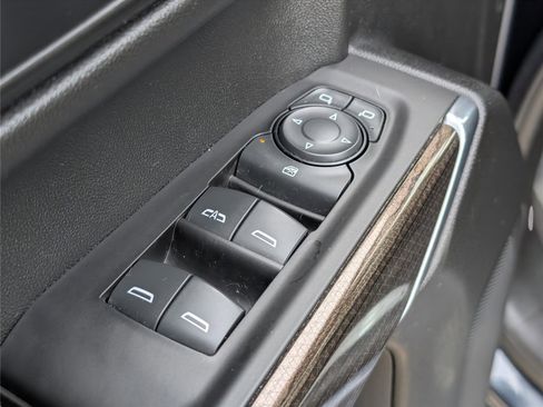 Used 2021 Chevrolet Silverado 1500 LT image 16