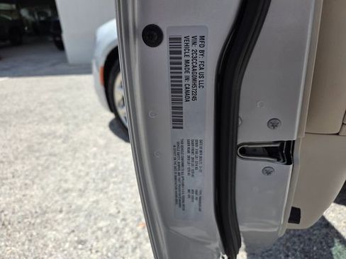 Used 2021 Chrysler 300 Touring L RWD image 19