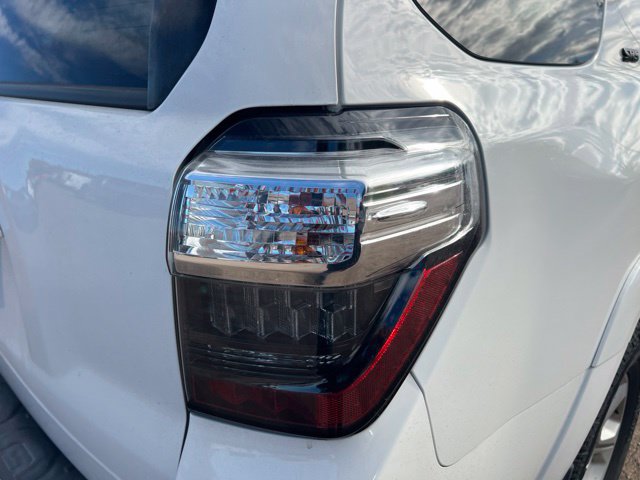 Used 2018 Toyota 4Runner SR5 AWD/4WD image 7