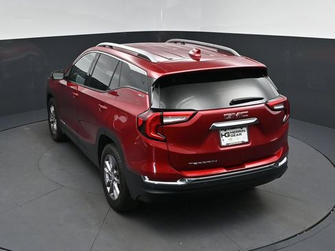 Used 2024 GMC Terrain SLT w/ Tech Package FWD image 34