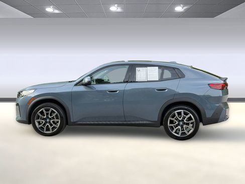 Certified 2025 BMW X2 xDrive28i AWD/4WD image 2