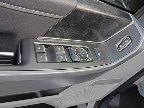 Used 2023 Ford F250 XLT w/ XLT Premium Package AWD/4WD image 10