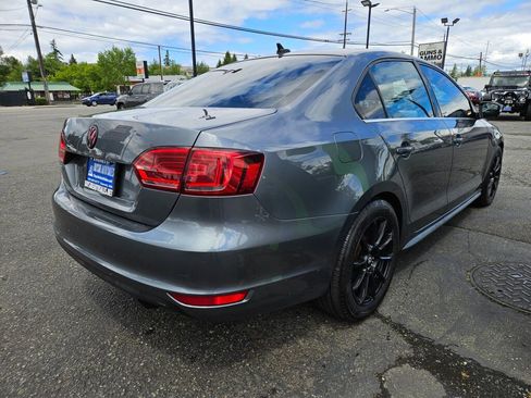 Used 2014 Volkswagen Jetta GLI FWD image 5