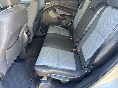 Used 2019 Ford Escape SE image 28