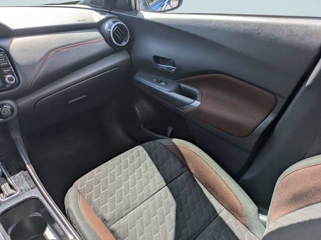 Used 2024 Nissan Kicks SR FWD image 18