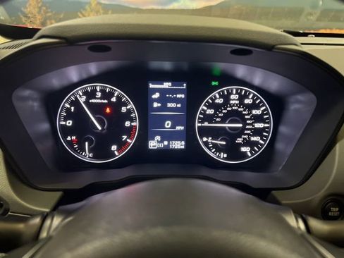 Used 2025 Subaru Crosstrek 2.0i Premium image 39