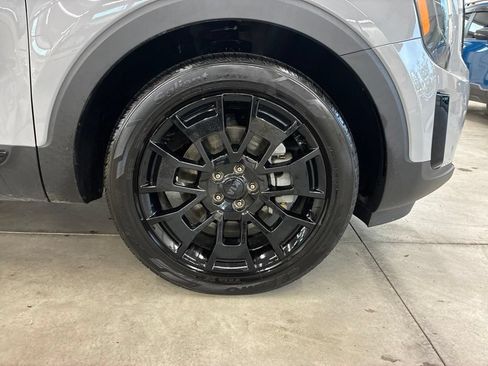 Certified 2021 Kia Telluride EX w/ EX Premium Package AWD/4WD image 9