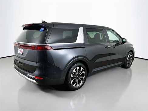Certified 2024 Kia Carnival EX image 37