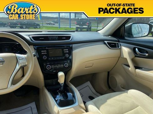 Used 2014 Nissan Rogue SV image 22