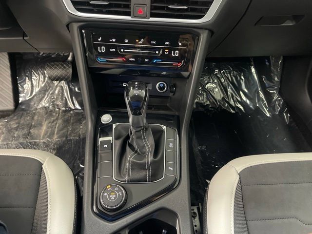 New 2027 Volkswagen Taos SE AWD/4WD image 29