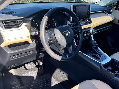 Used 2019 Toyota RAV4 XLE w/ Convenience Package image 18