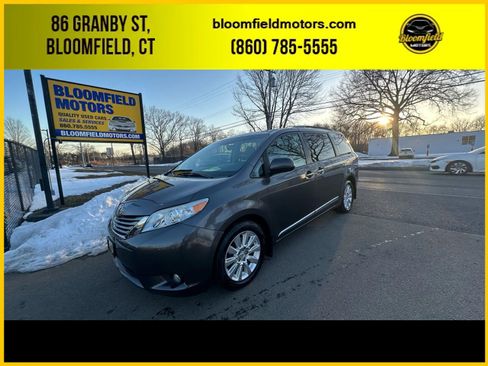 Used 2015 Toyota Sienna XLE Premium image 1