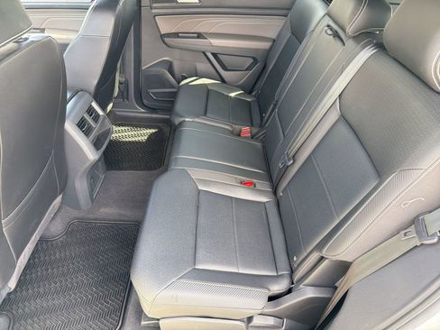 Certified 2023 Volkswagen Atlas Cross Sport SE image 25