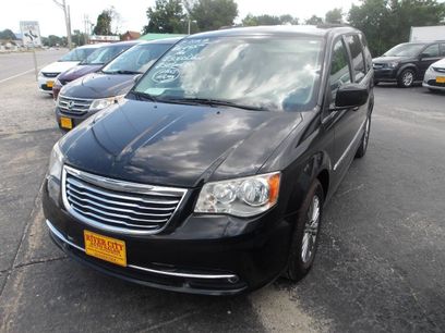 Used 2016 Chrysler Town & Country Touring w/ Driver Convenience Group