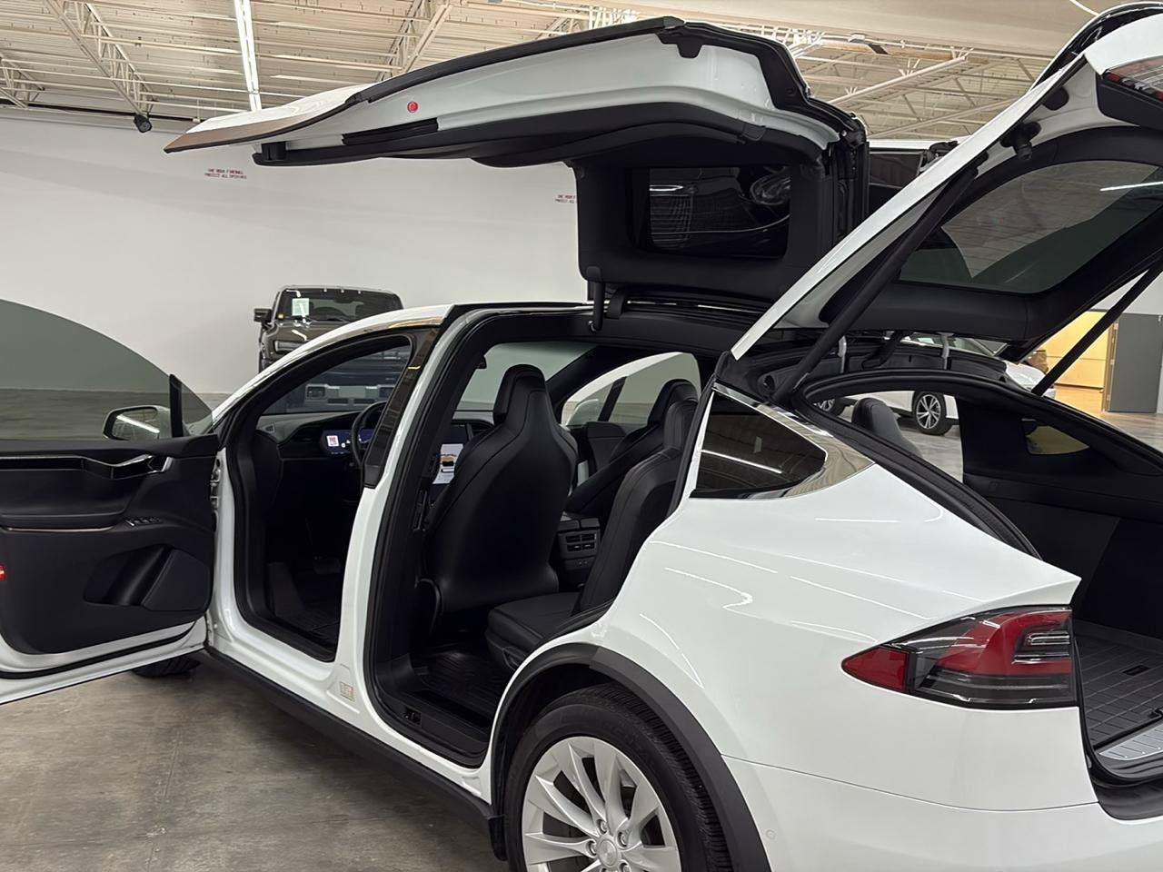 Used 2018 Tesla Model X 75D AWD/4WD image 17