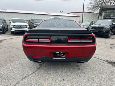Used 2016 Dodge Challenger SXT Plus image 4