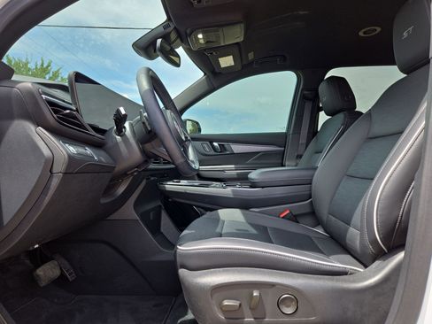 Used 2025 Buick Enclave Sport Touring image 16