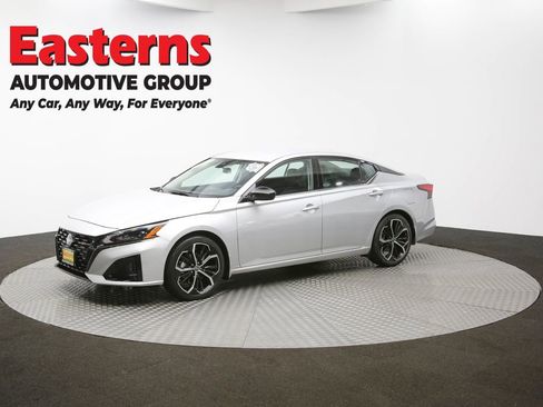 Used 2023 Nissan Altima 2.5 SR FWD image 53