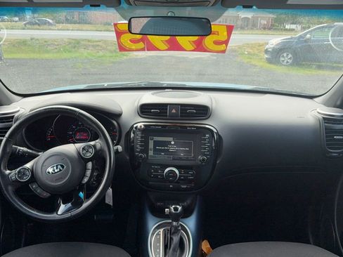 Used 2015 Kia Soul + w/ Audio Package FWD image 9