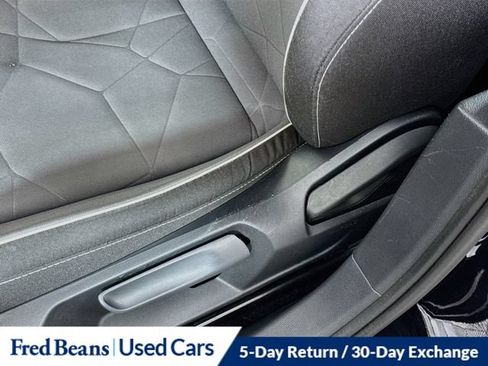 Used 2025 Volkswagen Jetta Sport FWD image 35