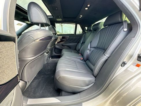 Used 2024 Lexus LS 500 AWD w/ Luxury Package image 32