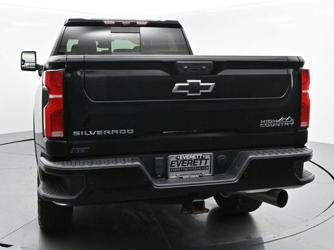 Used 2024 Chevrolet Silverado 2500 High Country w/ High Country Premium Package AWD/4WD image 6