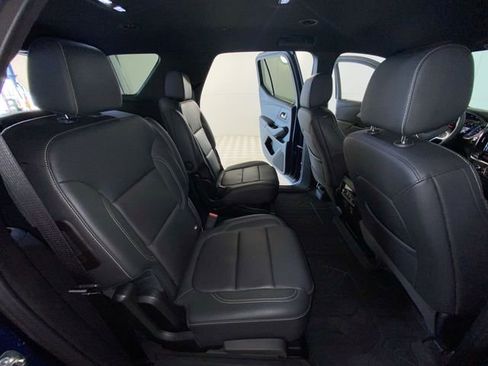 Used 2023 Chevrolet Traverse LT w/ LT Premium Package FWD image 32