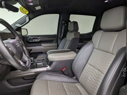 Used 2024 Chevrolet Silverado 1500 ZR2 w/ Technology Package image 2