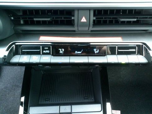 New 2026 Toyota Prius LE image 13