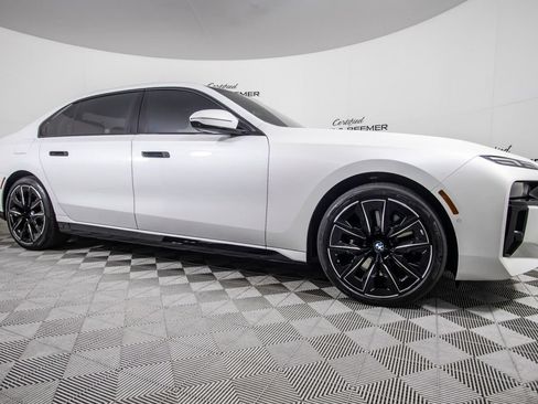 Used 2023 BMW 760i xDrive w/ Luxury Rear Seating Package AWD/4WD image 2