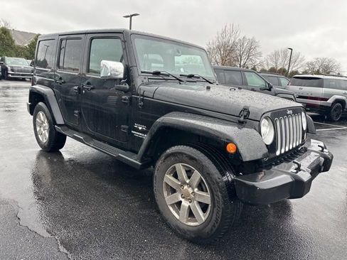 Used 2017 Jeep Wrangler Unlimited Sahara w/ Connectivity Group image 3