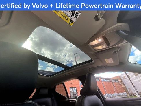 Certified 2025 Volvo XC40 B5 Core image 21