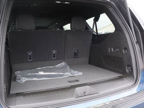 New 2026 GMC Yukon XL Elevation w/ Elevation Premium Package AWD/4WD image 8