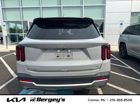 Used 2025 Kia Sorento S w/ Panoramic Sunroof Package AWD/4WD image 9